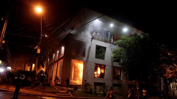 Incendio en el Congreso Nacional de Paraguay.