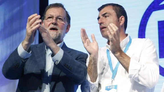 Mariano Rajoy y Manuel Domínguez.