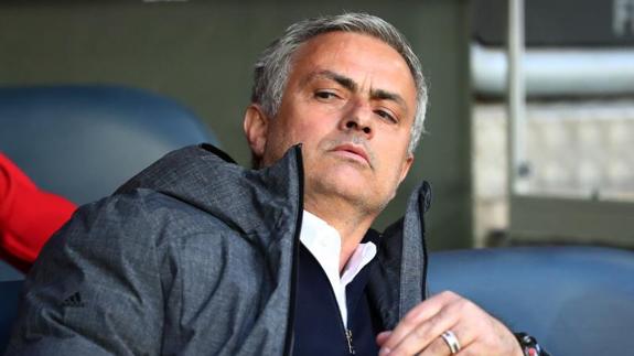 José Mourinho, técnico del Manchester United, durante la final de la Liga Europa. 