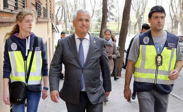 Luis Pineda, en su detención en abril de 2016. 