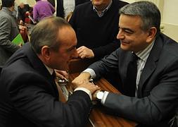 Javier de Andrés y Ramiro González, durante un pleno. / I. Aizpuru