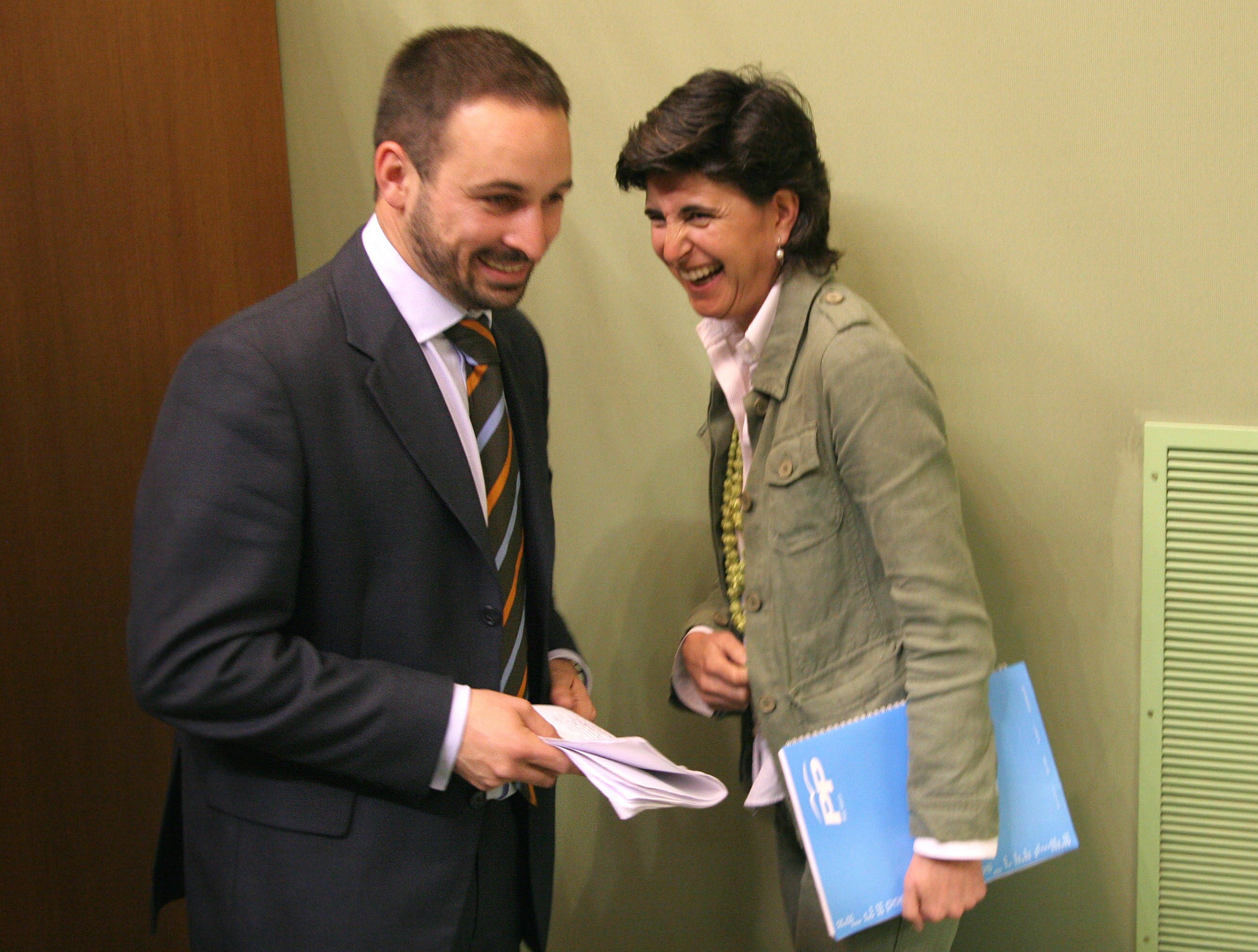 Santiago Abascal junto a María San Gil.