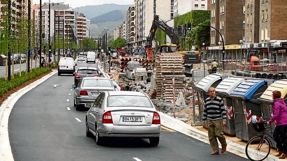 El nuevo carril de la Avenida está abierto desde este lunes.