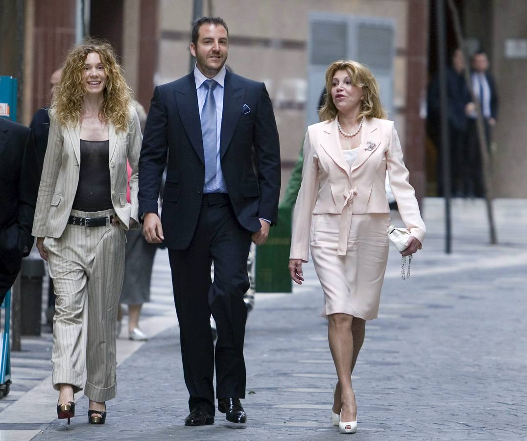 La baronesa, su hijo y su nuera.