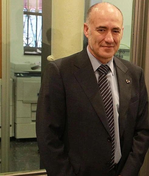 El rector de la UPV/EHU, Iñaki Goirizelaia.