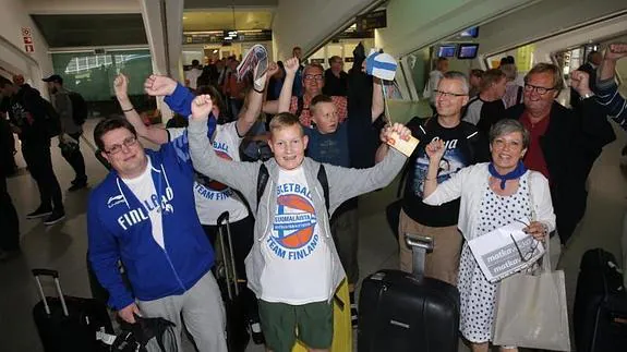 La afición finlandesa ha comenzado a llegar a Bilbao.