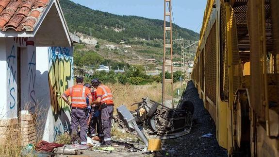 El accidente ha ocurrido la tarde de este martes en un paso a nivel señalizado con un semáforo y con barreras.