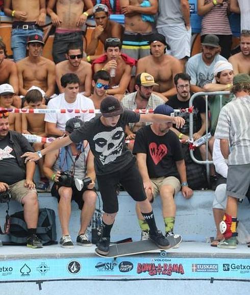 Un joven, durante su participación.