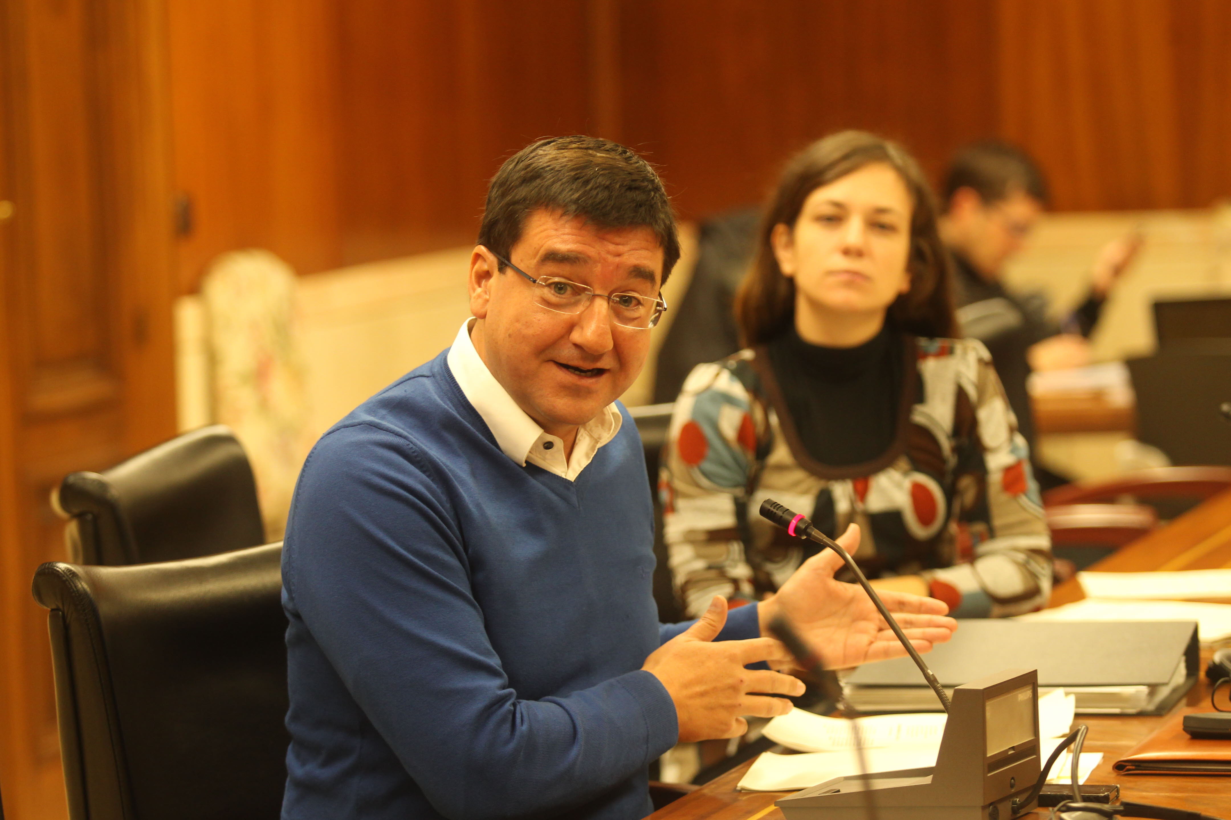 Patxi Lazcoz,en una comisión municipal. 