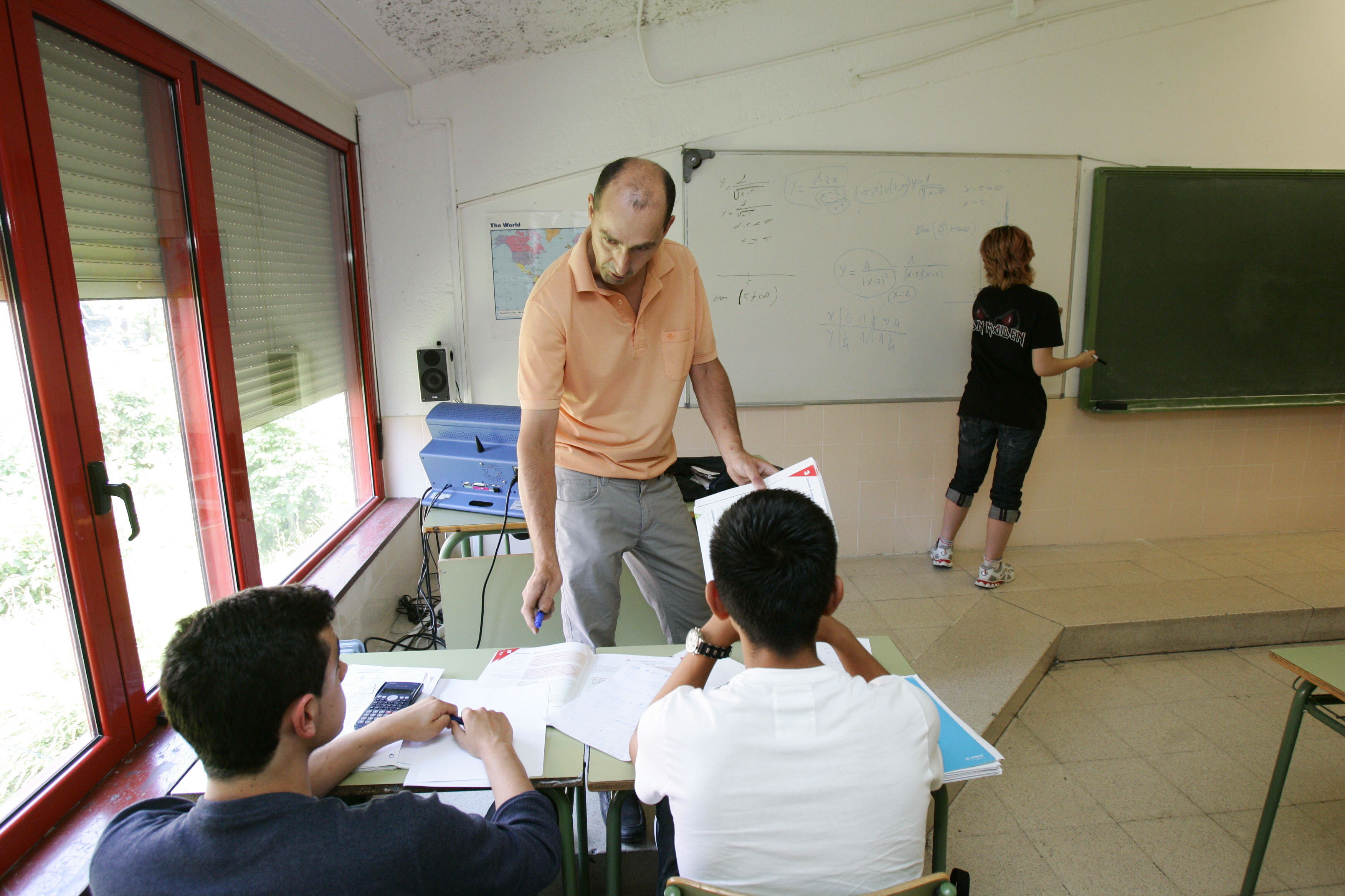 Alumnos asisten a una clase en el instituto Fray Pedro de Urbina. 