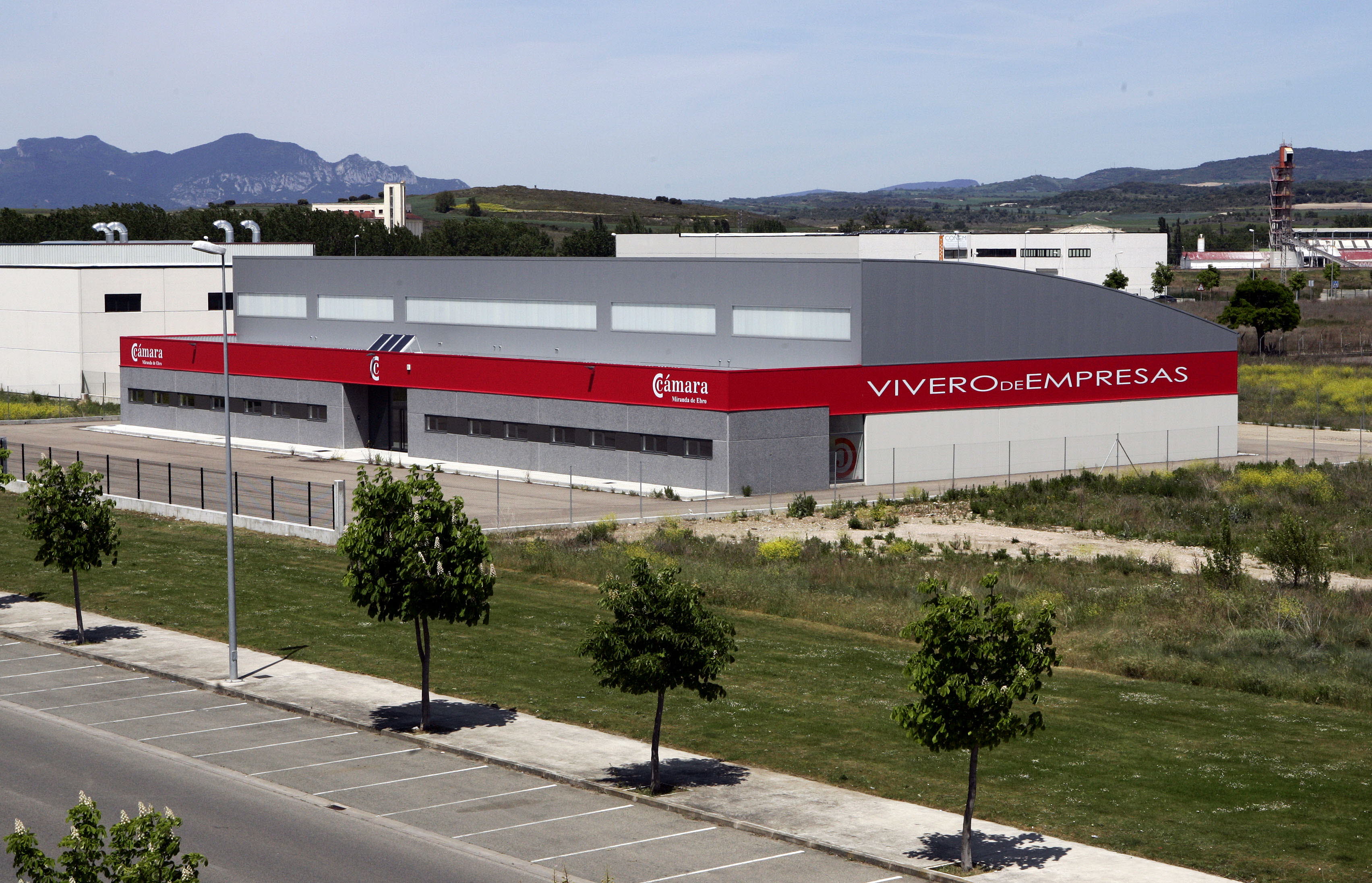 Vivero de Empresas, en la calle Guadalquivir del polígono de Bayas. 