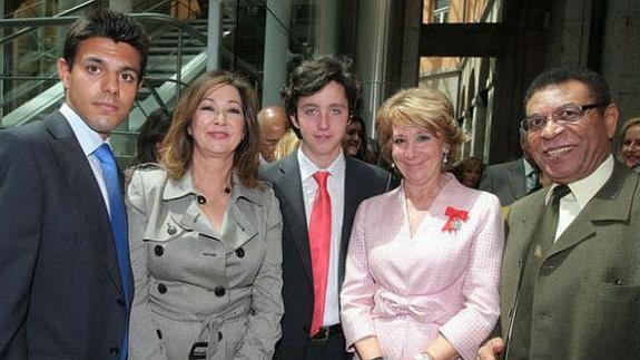 Francisco Nicolás Gómez-Iglesias, con Ana Rosa Quintana y Esperanza Aguirre. RC
