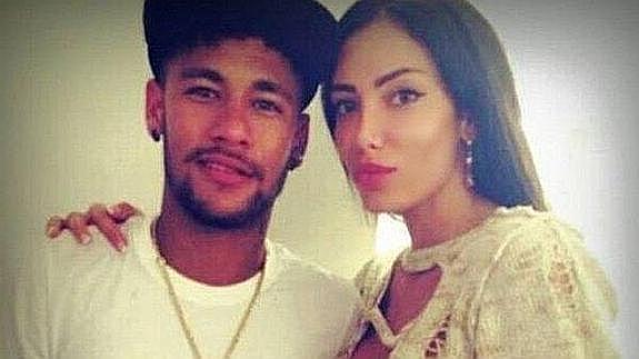 Neymar y la modelo.
