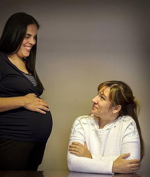 Macarena Díaz-Mayordomo y Fabiana Brzesky, su clienta, en una de sus sesiones. 