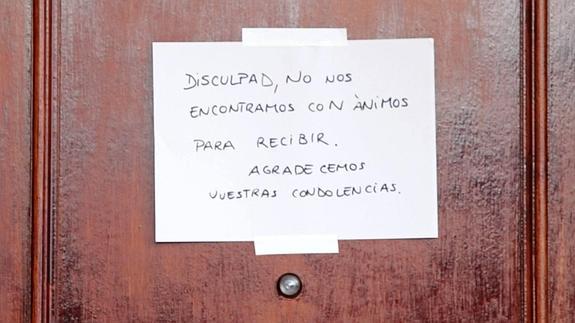 Puerta de la vivienda donde las pequeñas vivían con su madre.