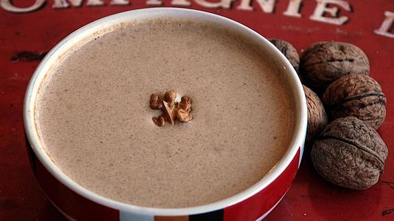 La preparación de la intxaursaltsa no es difícil pero de cocción muy lenta.