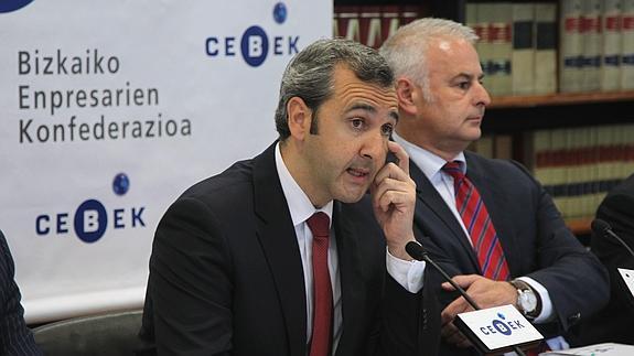 Iñaki Garcinuño y Francisco Javier Azpiazu, presidente y secretario general de Cebek respectivamente.