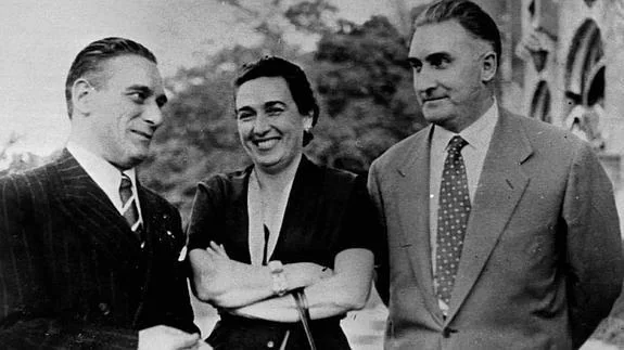 Francisco Jav ier Landáburu junto a Luis Ybarra y su esposa