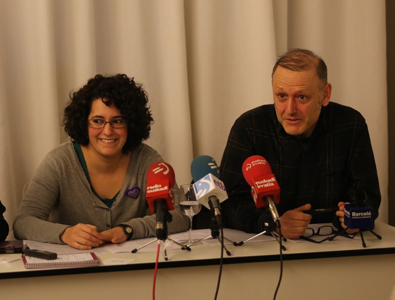 El dirigente de Podemos en Euskadi ha ofrecido una rueda de prensa en Bilbao. 
