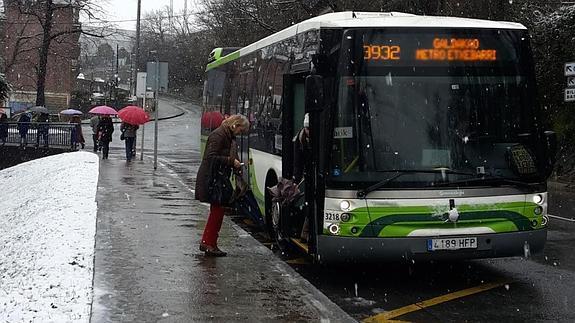 Imagen de la lanzadera a las afueras de Etxebarri. EL CORREO