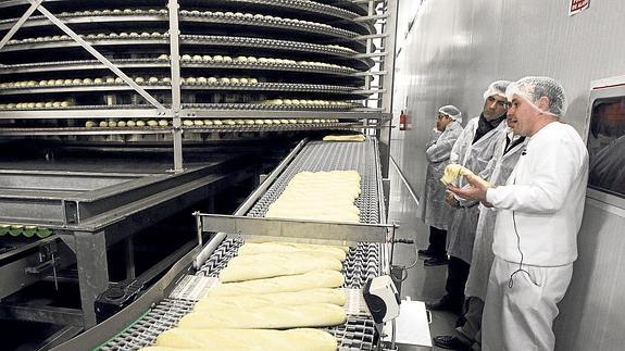 Mercadona instalará en su centro logístico de Júndiz una fábrica de pan.