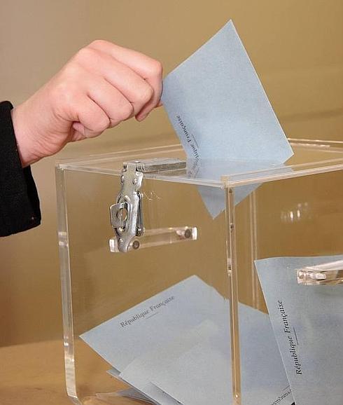 Oso gutxitan lortzen da erabateko osagarritasuna alkate baten eta hiri baten artean.