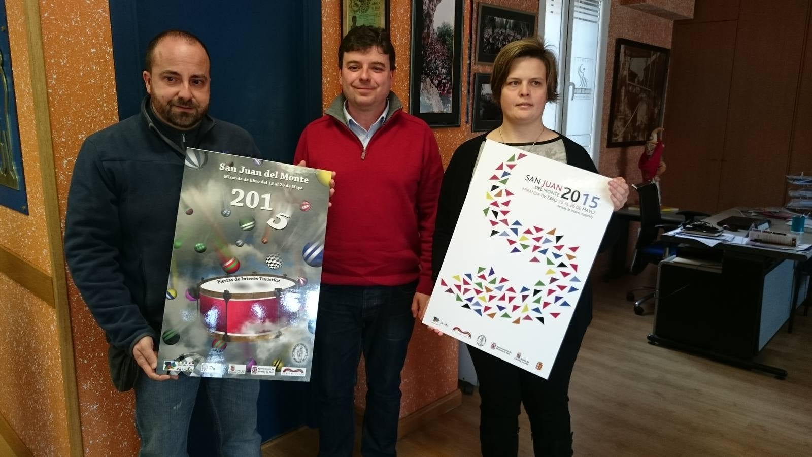 De izquierda a derecha, segundo y primer premio del concurso de carteles para las fiestas de San Juan del Monte 2015. 