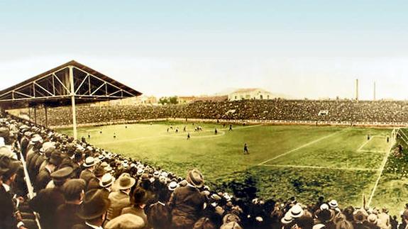 Les Corts, segundo estadio del Barça, se inauguró en 1922. Los días de partido la Guardia Civil solía controlar el orden público.