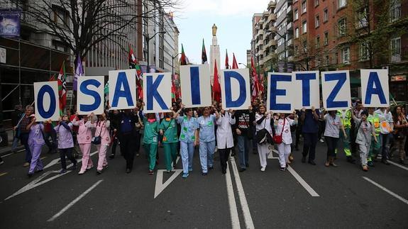 La marcha ha arrancado frente a las oficinas del Gobierno vasco en Gran Vía