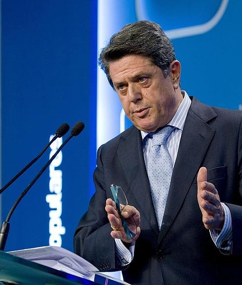 Trillo cobró 354.000 euros de una constructora por trabajos de asesoría