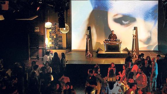 La última fiesta fue en Nochevieja.