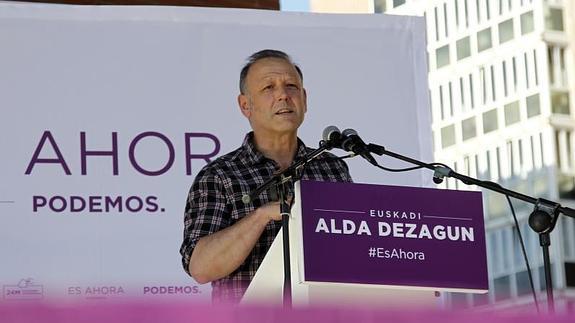 El secretario general de Podemos-Euskadi, Roberto Uriarte, ha participado en Barakaldo en el acto de inicio de campaña.