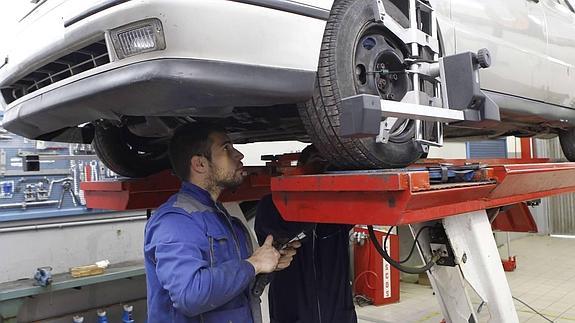 La factoría de Mercedes en Vitoria planea contratar a 200 eventuales. 