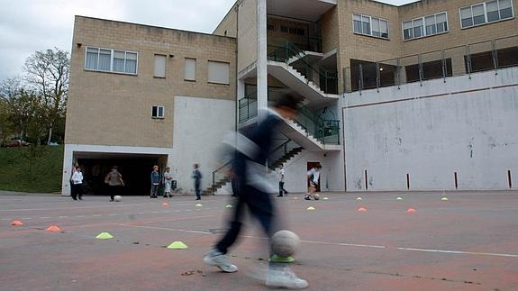 Imagen del patio del colegio Otxartaga.