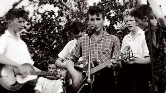 The Quarrymen, con John Lennon, en 1957.