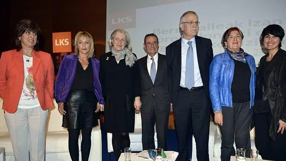 Elena Zárraga, Pilar Kaltzada, Teresa Catalán, Ángel Toña, Javier Sotil, Mariasun Landa y Estíbaliz Capetillo.