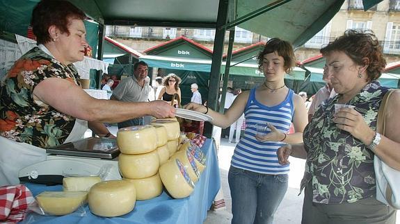Idiazabalko artzai gaztarik onena, Enparantza Berrian
