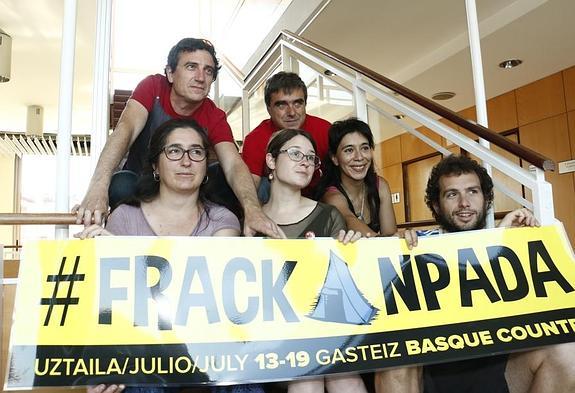 El movimiento social Fracking Ez, en la presentación de la #frackanpada. 