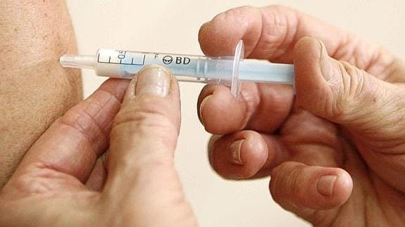 Osakidetza pone desde hoy la vacuna del neumococo a los bebés de dos meses