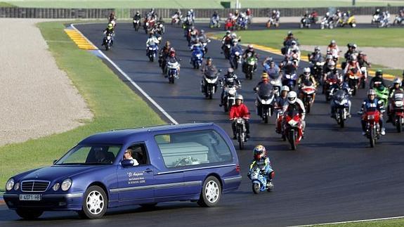 Multitudinario y emotivo último adiós a Dani Rivas y Bernat Martínez