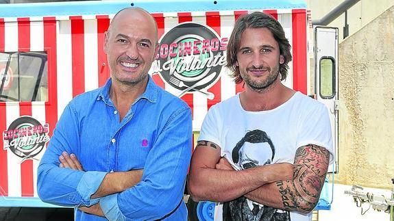 'Urretxu' y Alcántara ejercen de jueces en 'Cocineros al Volante'.