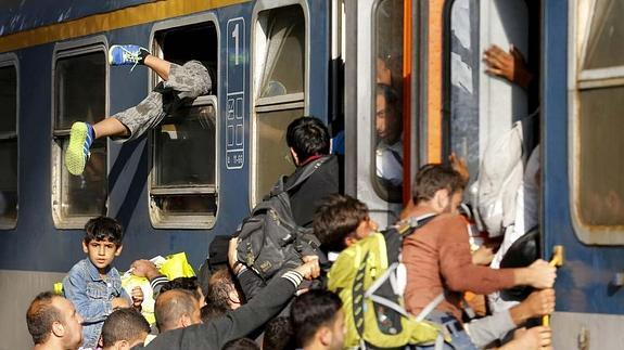 La estación de Budapest, un caos por la avalancha de refugiados. /AGENCIAS