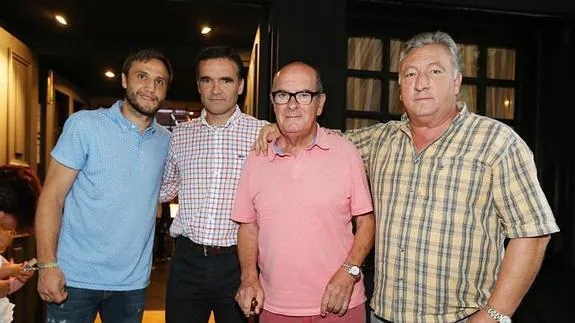 Carlos Gurpegui, Genar Andrinua, Carlos Alonso y Patxi Rípodas.