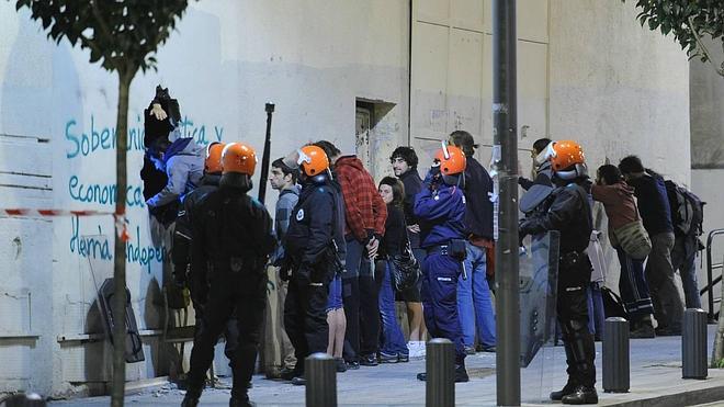 Intervención policial en el antiguo gaztetxe de Kukutza. 