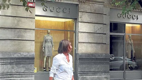 Barra oblicua Cusco Al borde Gucci golpea con su cierre la imagen internacional de Bilbao | El Correo