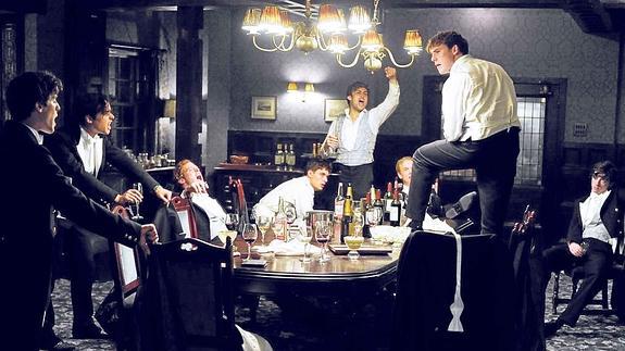 Una imagen de la película 'The Riot Club', inspirada en el Bullingdon.