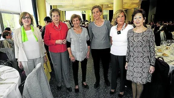 María Rosa Martínez, Mari Ángeles Blanco, Araceli Lombraña, Mari Ángeles Arrúe, Mila García de Andoaín y Olga Sáenz del Burgo.