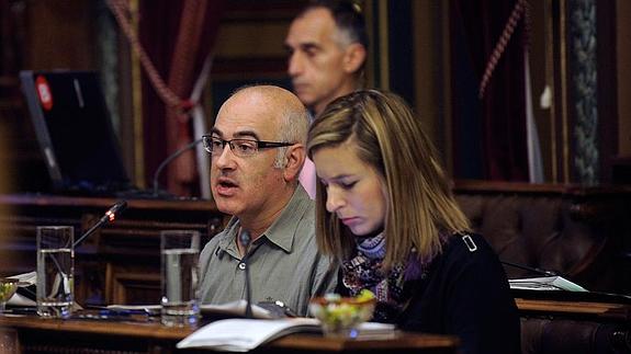 Los ediles de EH Bildu en Bilbao Lander Etxebarria y Aitziber Ibaibarriaga: 