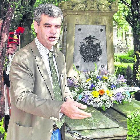 Gonzalo Serrats, durante el acto de homenaje al general Álava en Santa Isabel. 