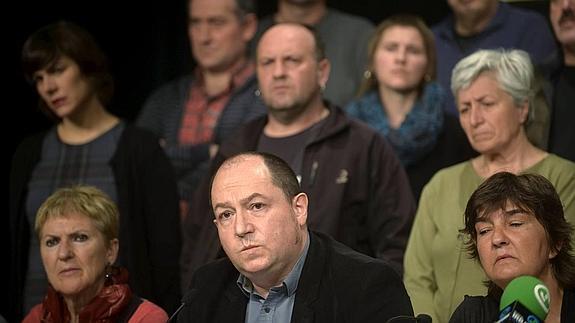 Pernando Barrena, enel centro, durante la rueda de prensa en la que han explicado su actuación en los tribunales.